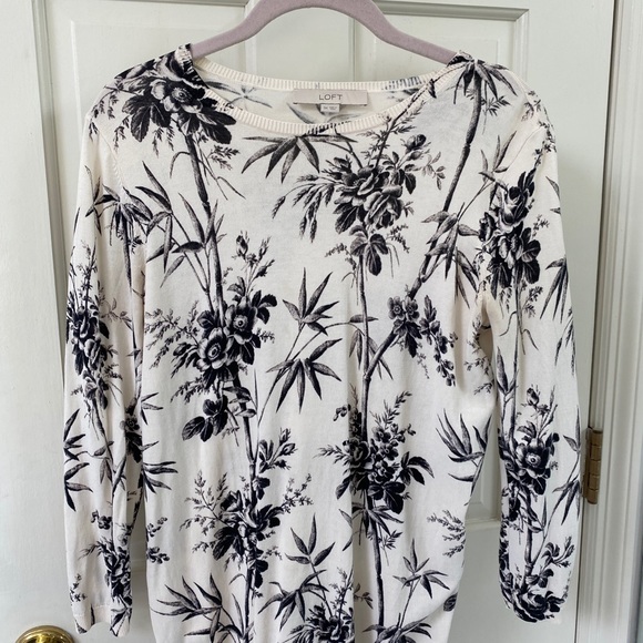 Maternity Bundle-Slacks/Shirts-Loft/Gap - Picture 2 of 6